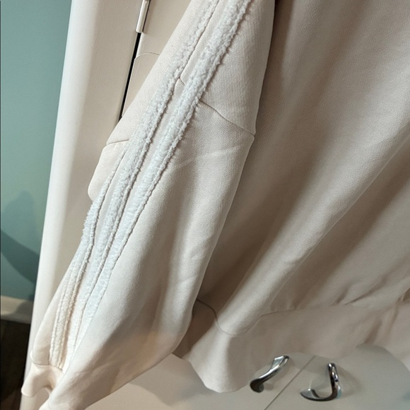 Adidas sz S Women's Cream Cropped Sweatshirt like new! - Picture 2 of 6